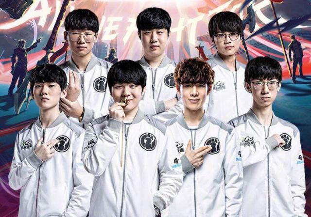 前半场结束 前半场结束